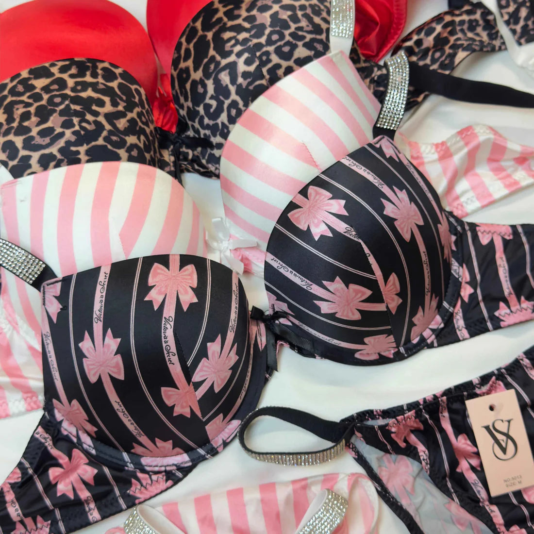 Premium Victoria's Secret Bra Set(push up)